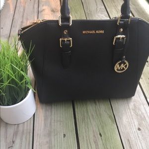 Michael kors satchel